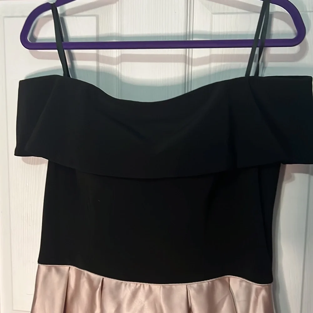 Betsy & Adam cocktail dress size 12. Black top with rose gold bottom - Picture 3 of 7